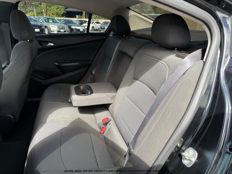 Used 2017 Chevrolet Cruze LT FWD image 14