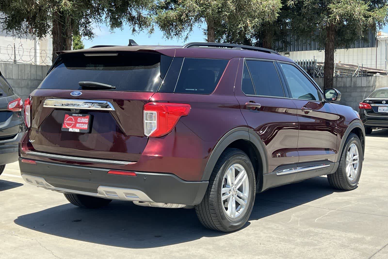Used 2022 Ford Explorer XLT w/ Equipment Group 202A RWD image 3