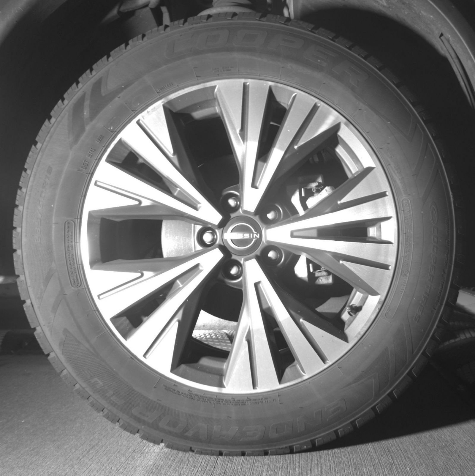 Used 2023 Nissan Rogue SV FWD image 16