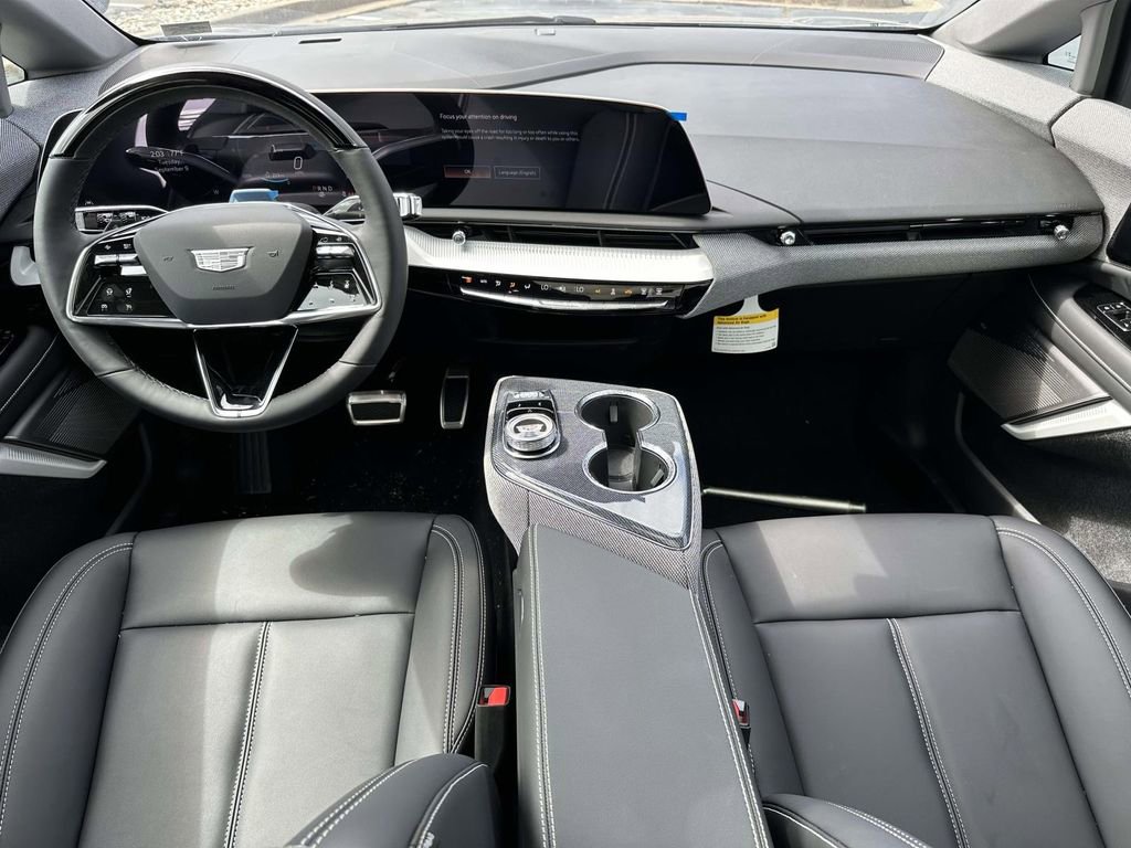 New 2025 Cadillac Optiq Sport 1 image 18