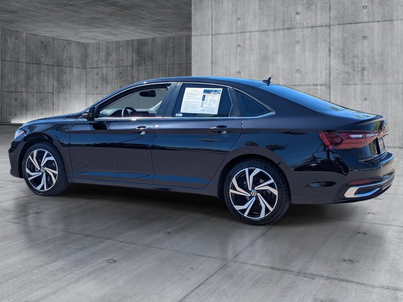 Used 2025 Volkswagen Jetta SEL image 3