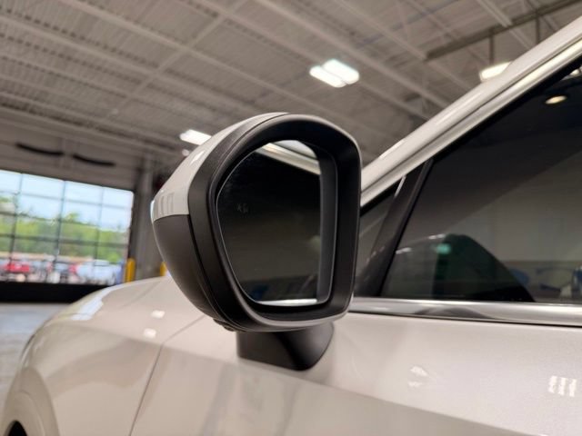Used 2023 Buick Envision Avenir AWD/4WD image 14