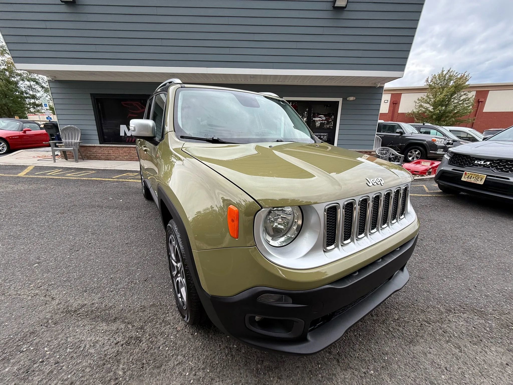 Used 2015 Jeep Renegade Limited w/ Safety & Security Group I image 8
