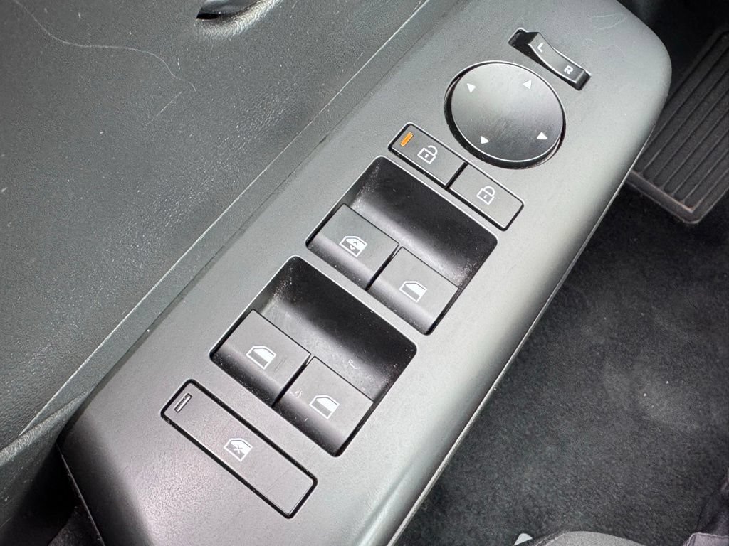 Certified 2025 Hyundai Kona SEL AWD/4WD image 23
