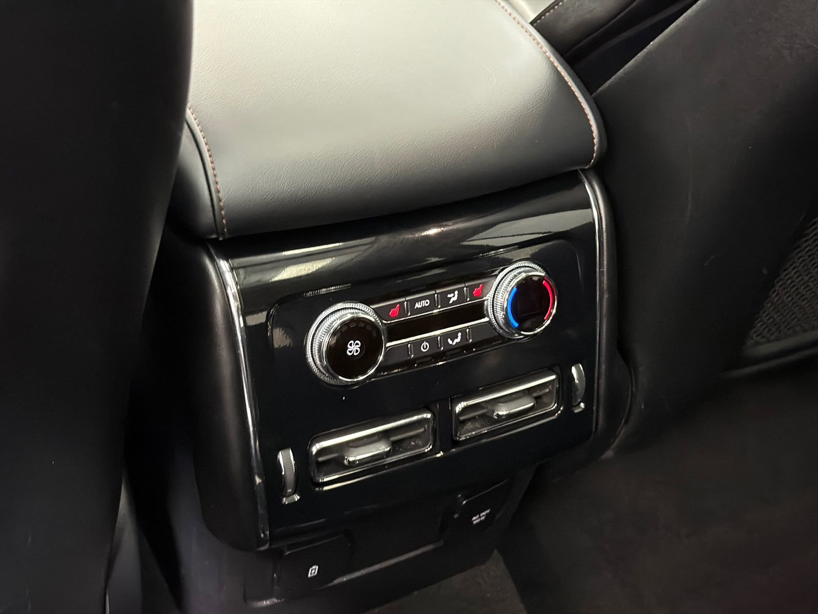 Certified 2022 Lincoln Aviator AWD w/ Premium Package image 20