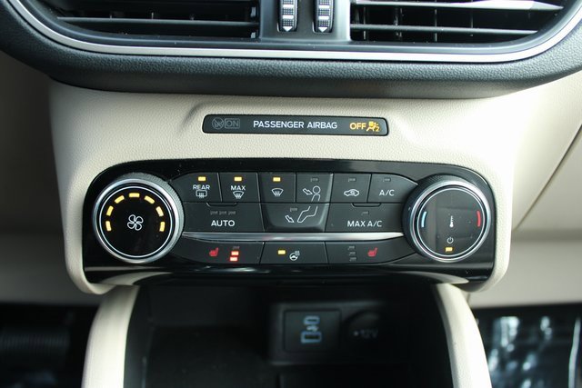 Used 2022 Ford Escape SE w/ Cold Weather Package image 20