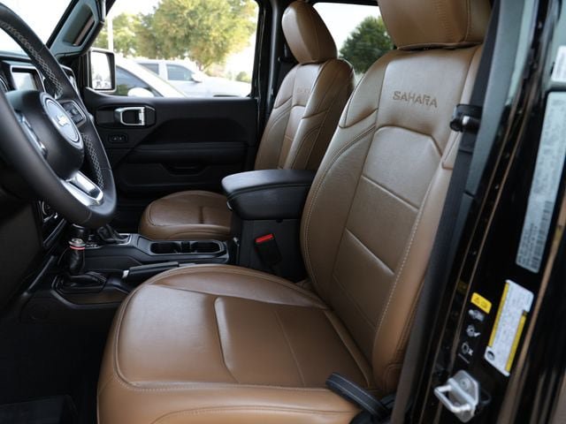 Used 2023 Jeep Wrangler Unlimited Sahara AWD/4WD image 26
