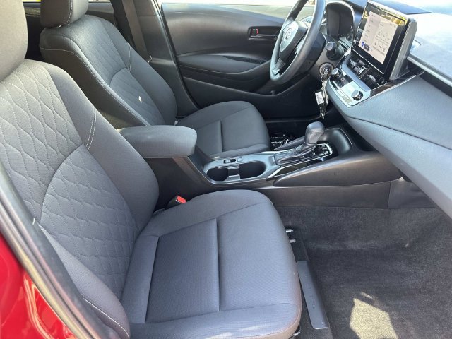 Used 2025 Toyota Corolla LE FWD image 33