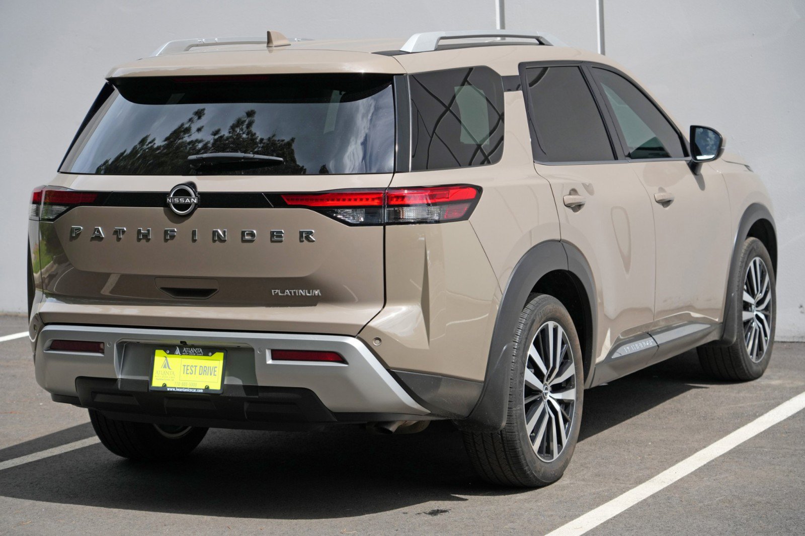 Used 2024 Nissan Pathfinder Platinum FWD image 53