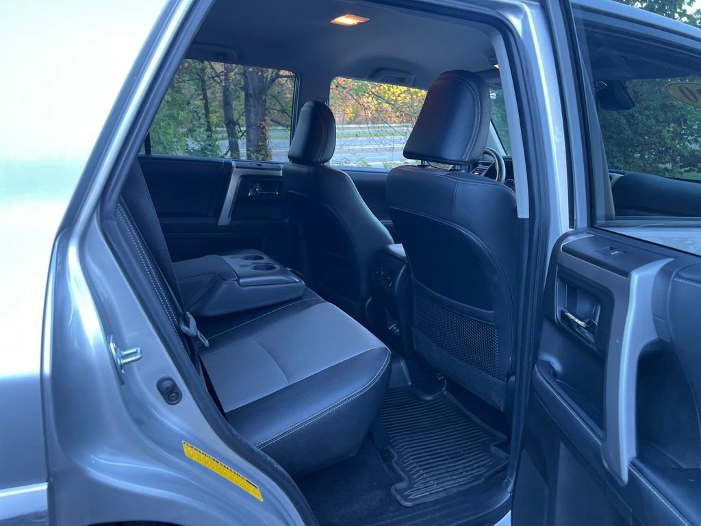 Used 2020 Toyota 4Runner SR5 Premium image 32