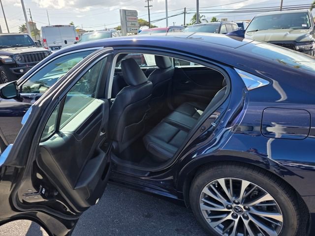 Used 2020 Lexus ES 300h w/ Premium Package image 10