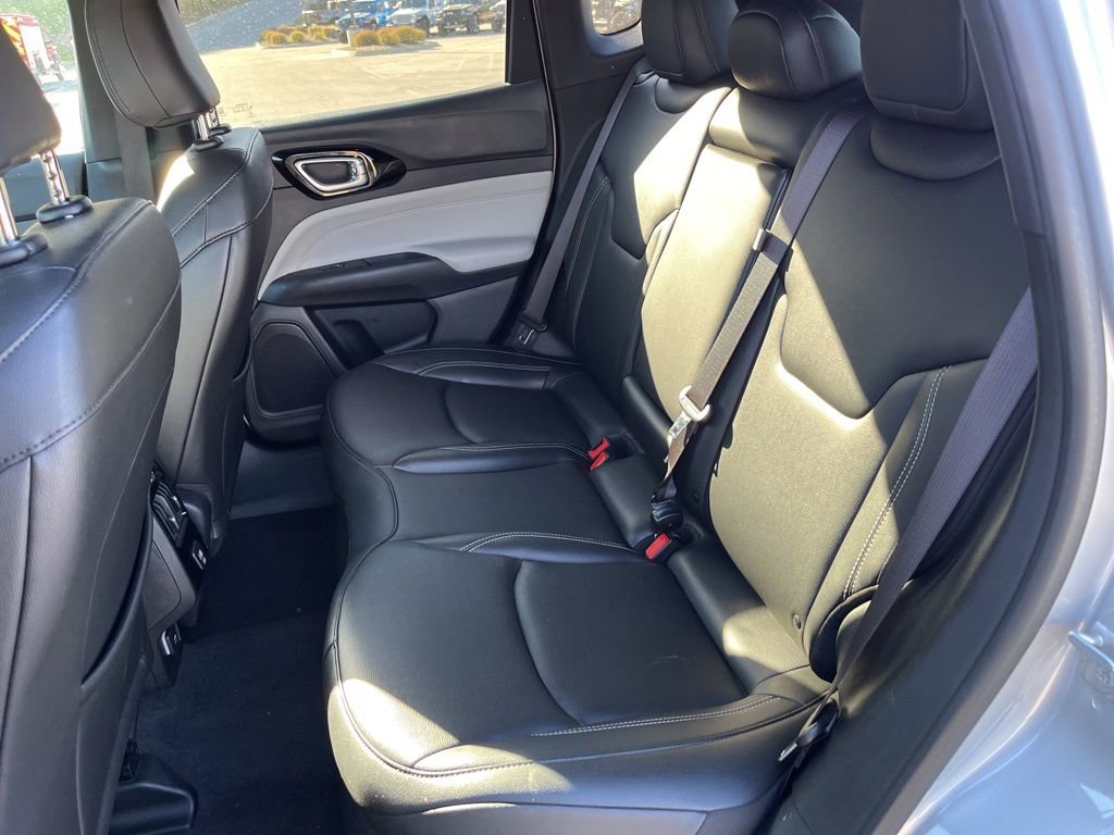 Used 2025 Jeep Compass Limited image 9