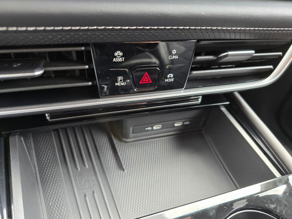 New 2025 Volkswagen Atlas SE image 26