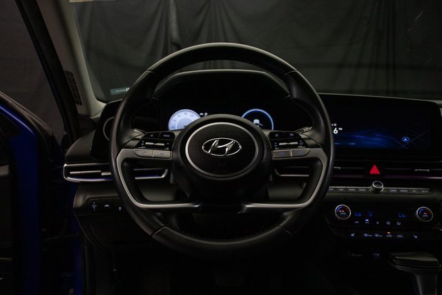 Used 2023 Hyundai Elantra Limited w/ Cargo Package image 22