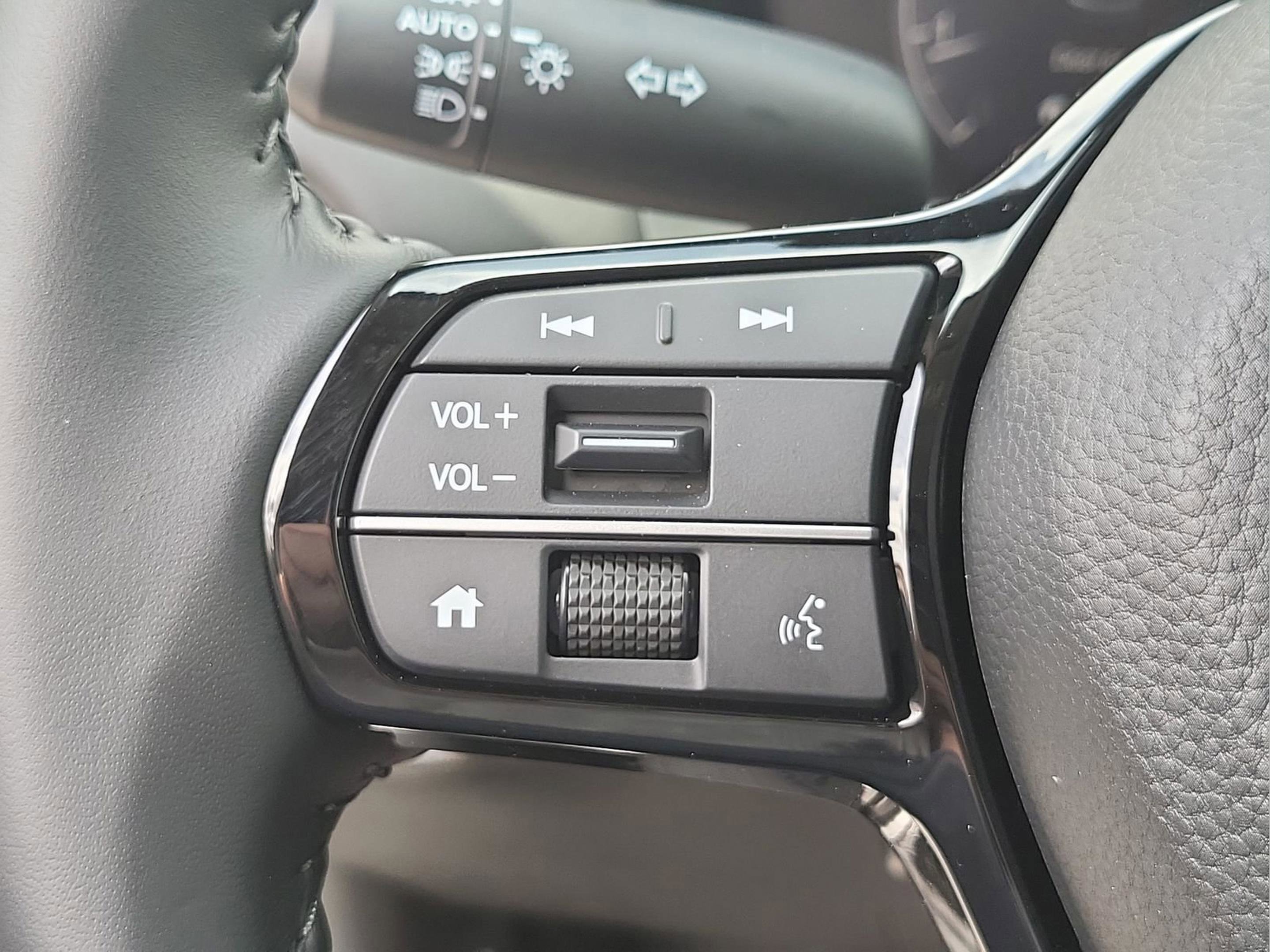 Certified 2026 Honda HR-V EX-L image 13