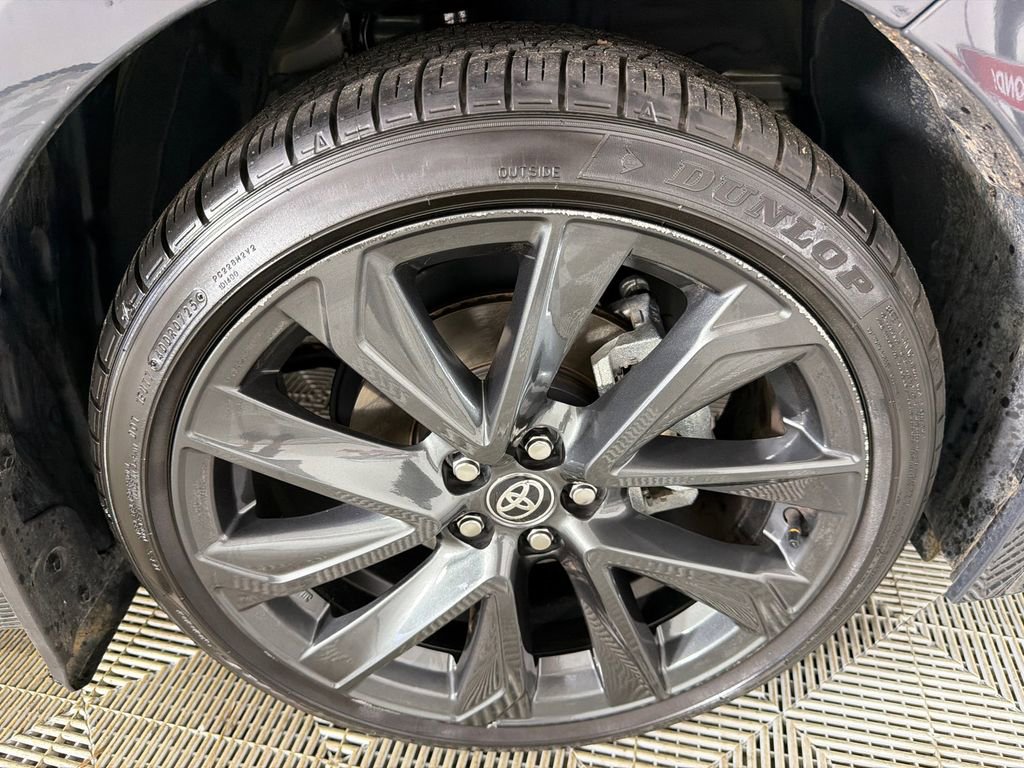 Used 2025 Toyota Corolla SE image 12