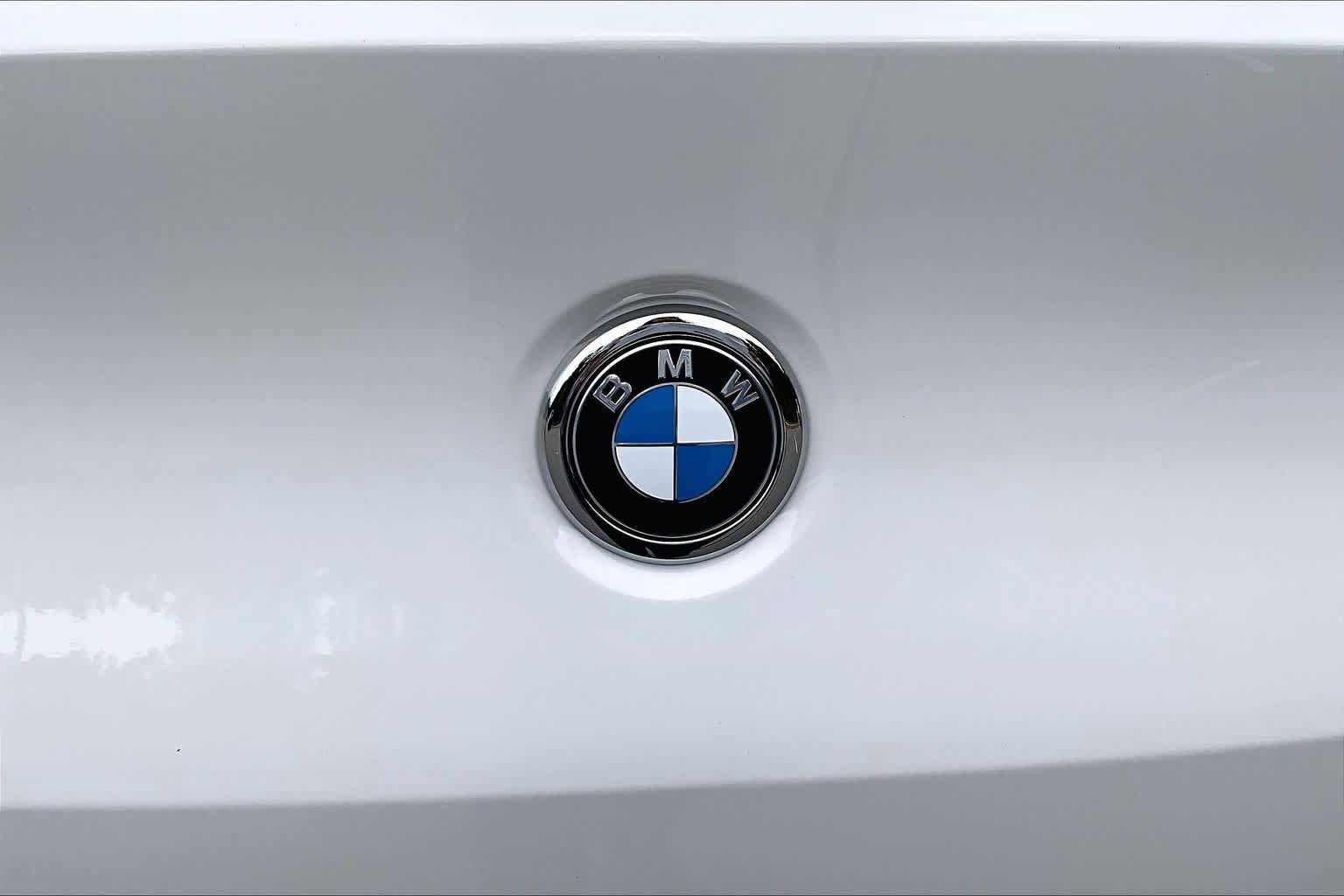 Certified 2025 BMW X4 xDrive30i AWD/4WD image 9