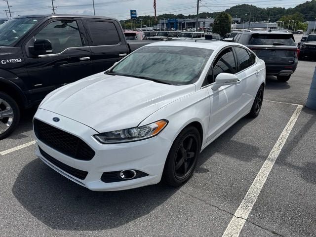 Used 2016 Ford Fusion SE w/ Equipment Group 201A AWD/4WD video 4