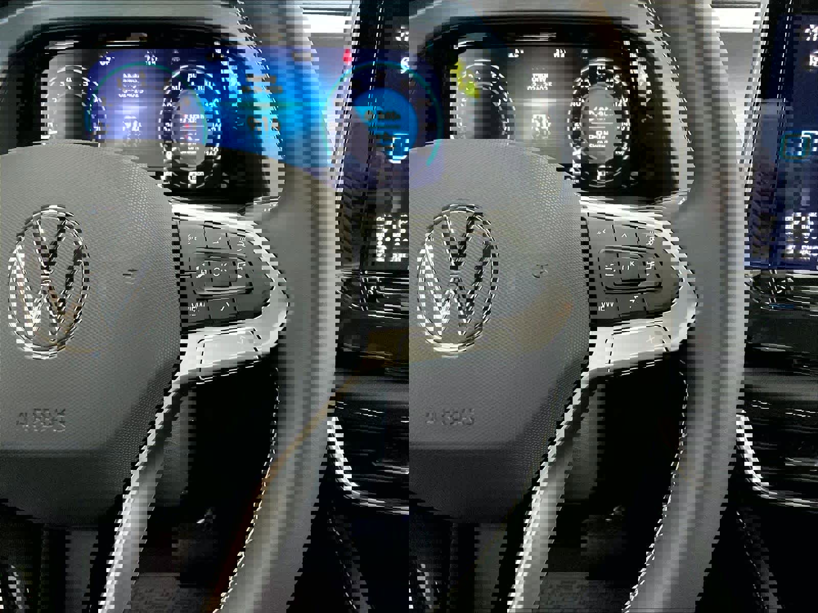 New 2025 Volkswagen Atlas Cross Sport SE image 18