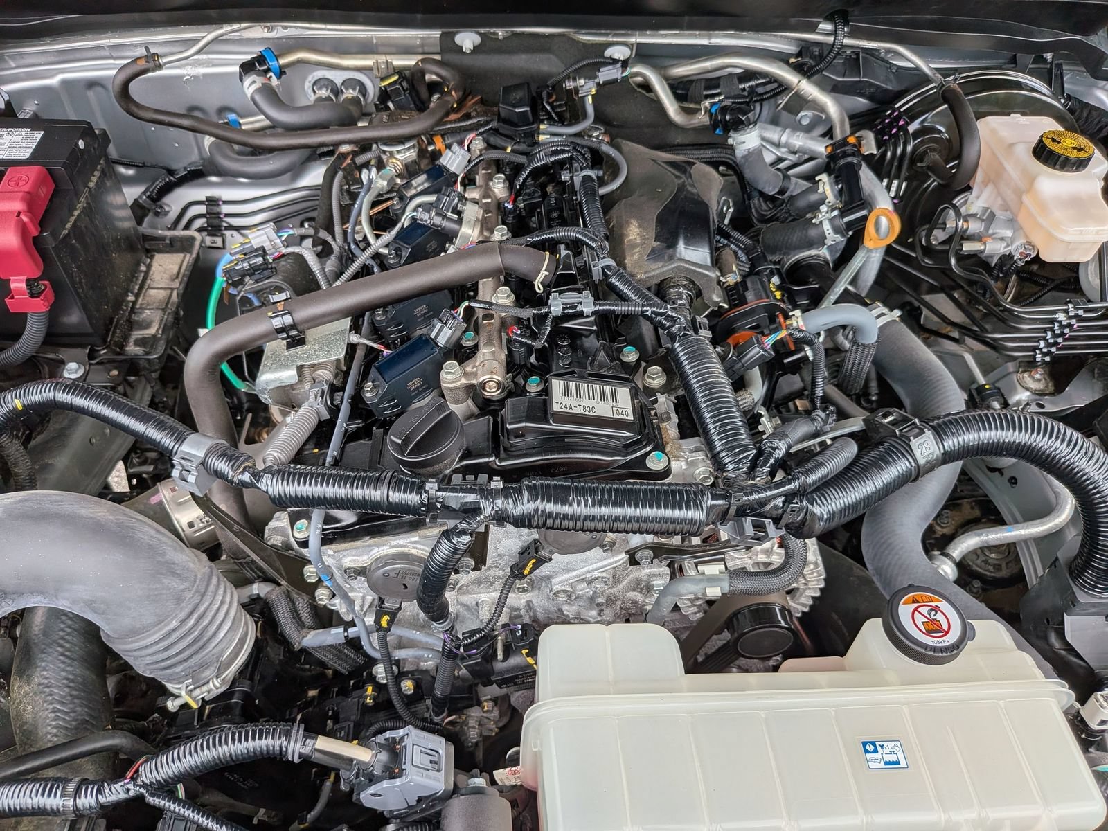 Used 2024 Toyota Tacoma SR5 AWD/4WD image 39