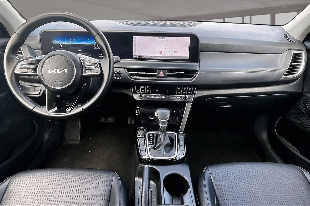 Used 2024 Kia Seltos EX AWD/4WD image 16