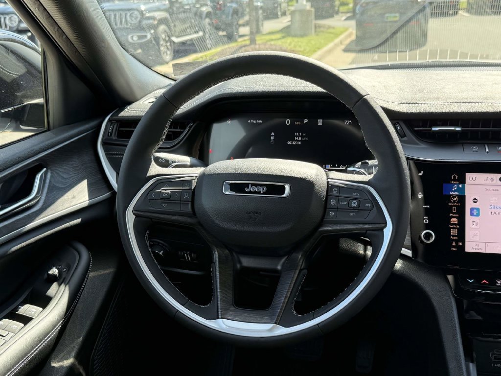 New 2027 Jeep Grand Cherokee Altitude AWD/4WD image 19