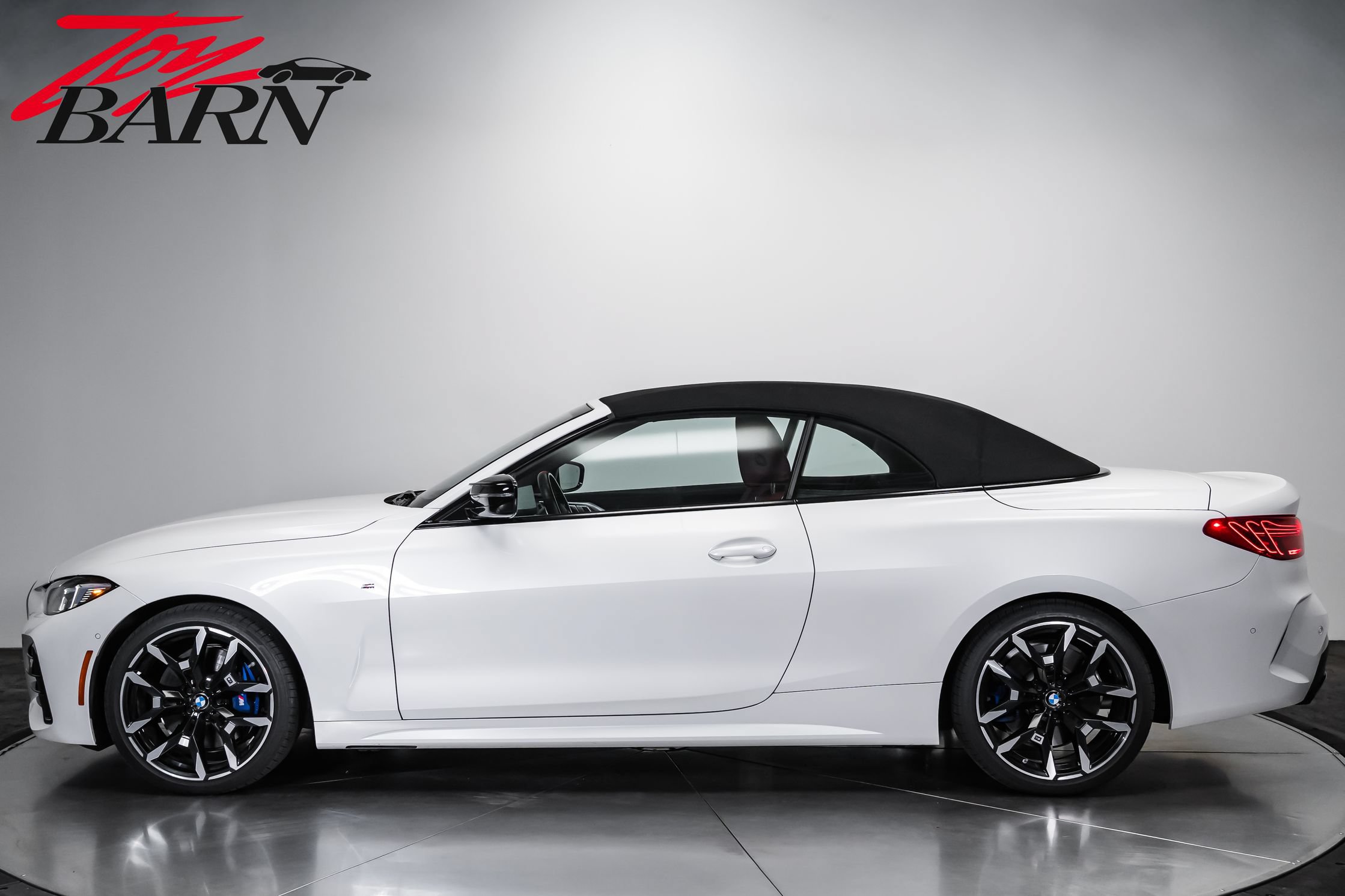 Used 2025 BMW M440i Convertible RWD image 10
