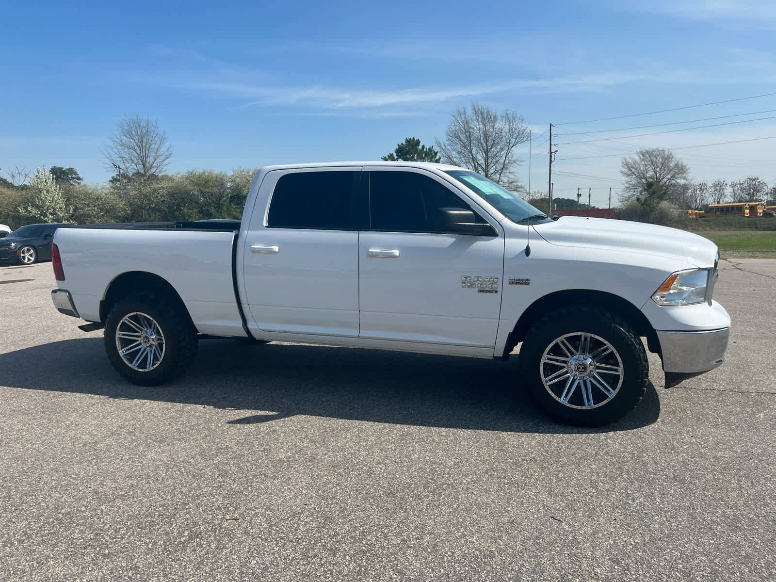 Used 2019 RAM 1500 Classic SLT image 7