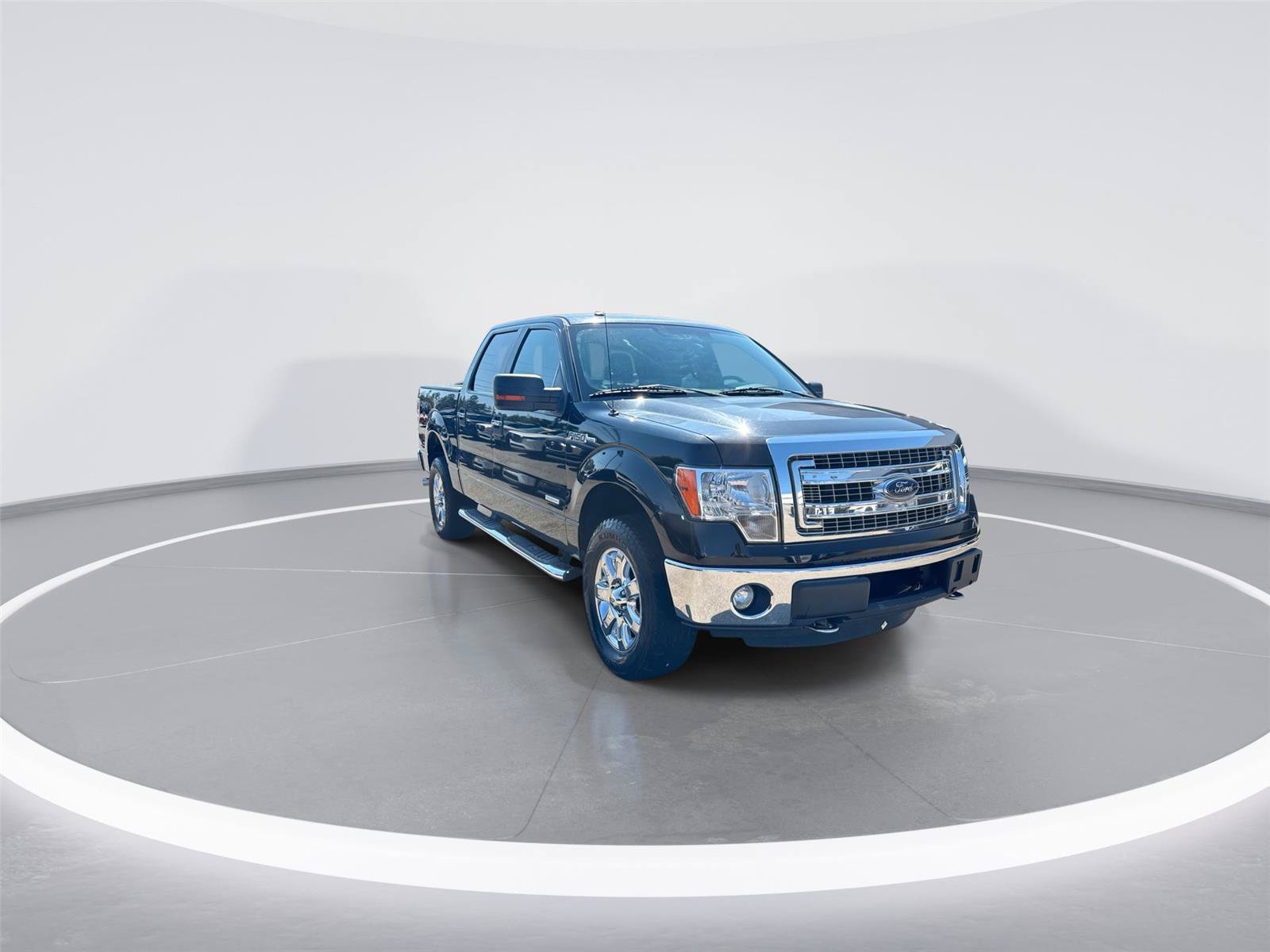 Used 2013 Ford F150 XLT w/ Luxury Equipment Group AWD/4WD image 2