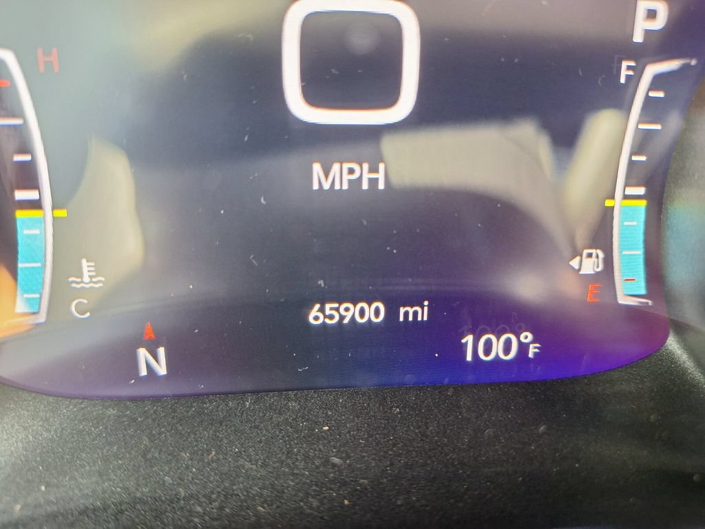 Used 2023 Chrysler Pacifica Touring-L FWD image 19