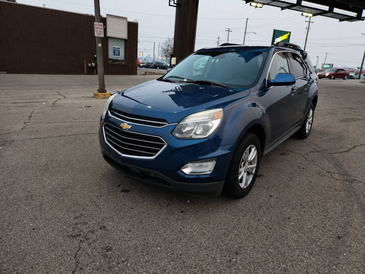 Used 2017 Chevrolet Equinox LT w/ Convenience Package AWD/4WD image 9