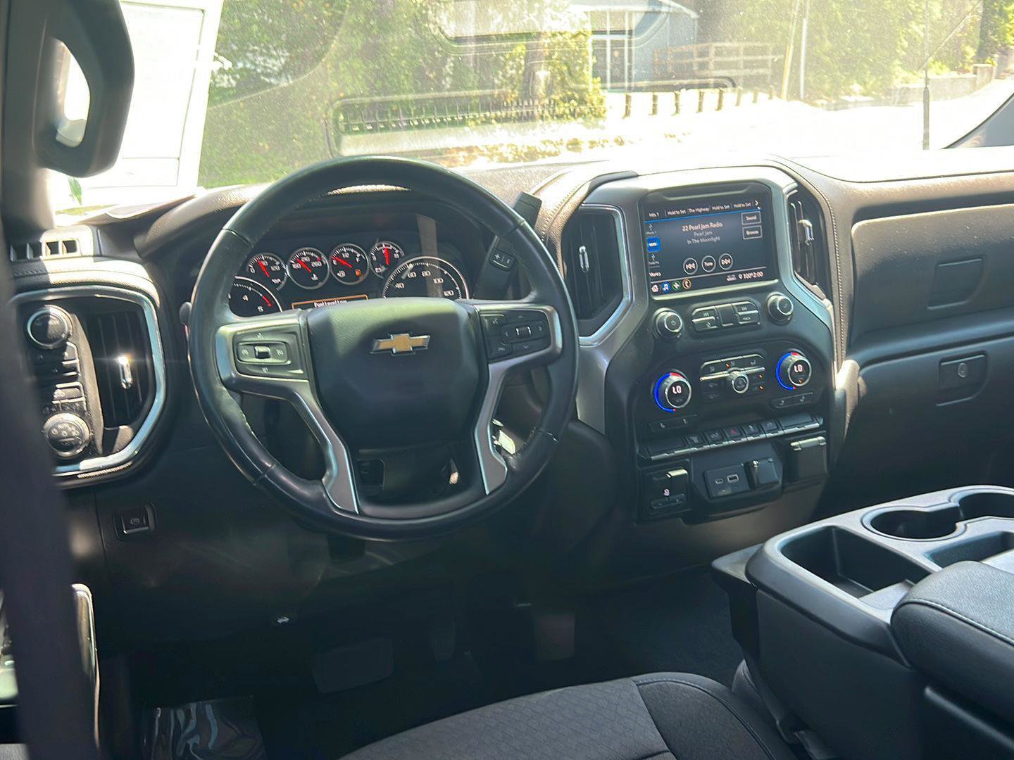 Used 2022 Chevrolet Silverado 2500 LT w/ Fleet Comfort Package AWD/4WD image 18
