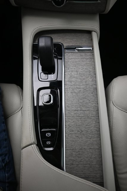 Used 2024 Volvo XC90 B5 Plus w/ Protection Package Premier AWD/4WD image 11