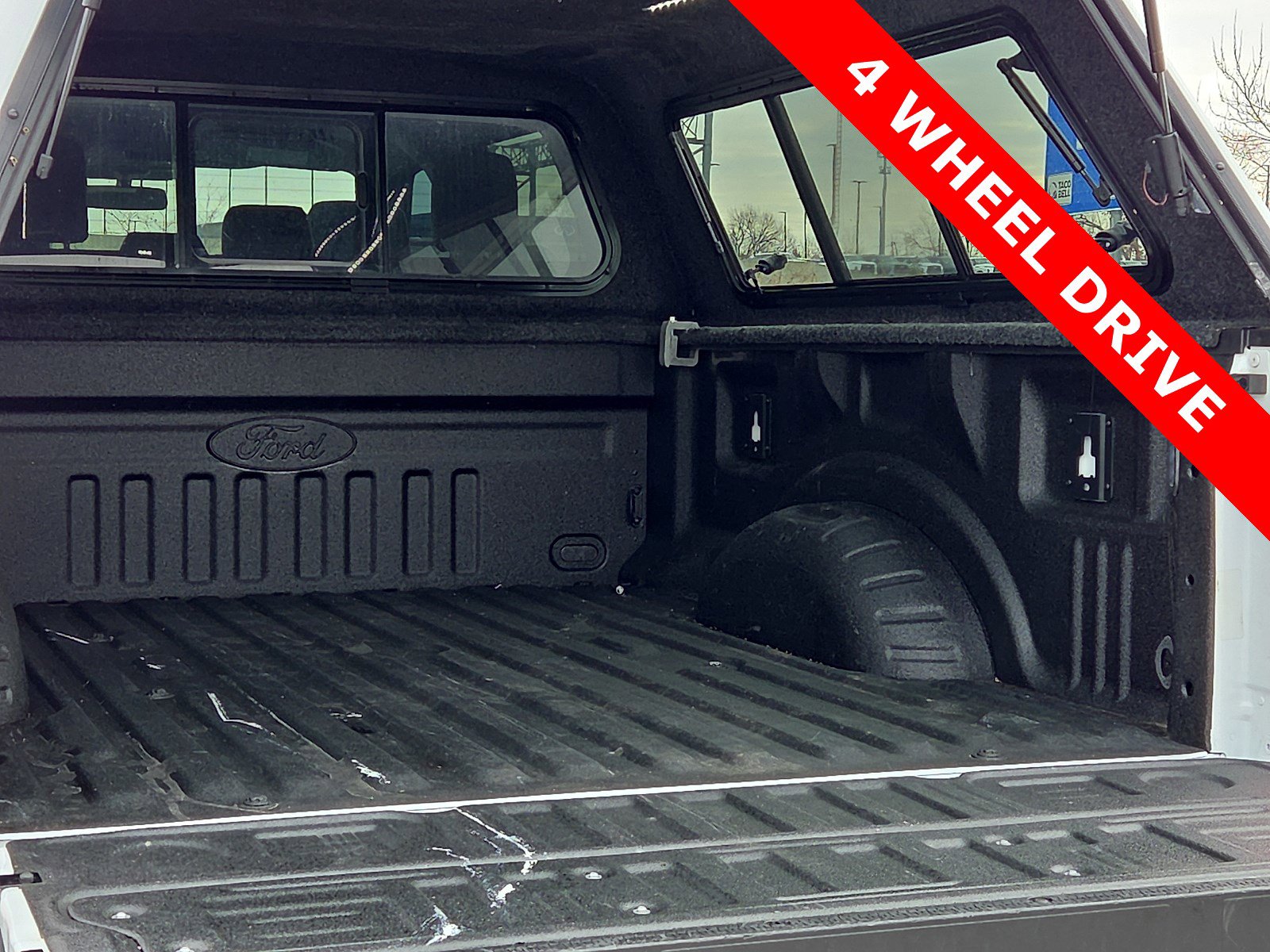 Used 2023 Ford F250 Lariat w/ Black Appearance Package image 9