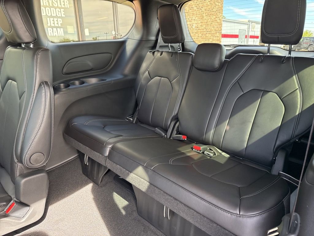 New 2026 Chrysler Pacifica Select FWD image 20