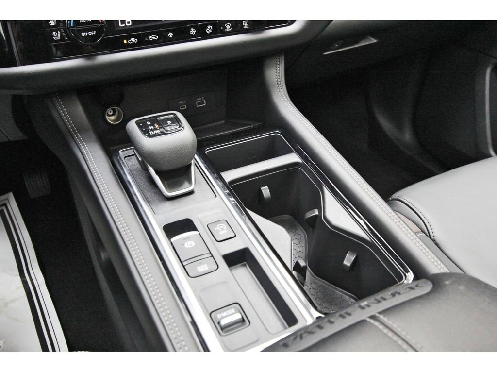 Certified 2024 Nissan Pathfinder Platinum image 24