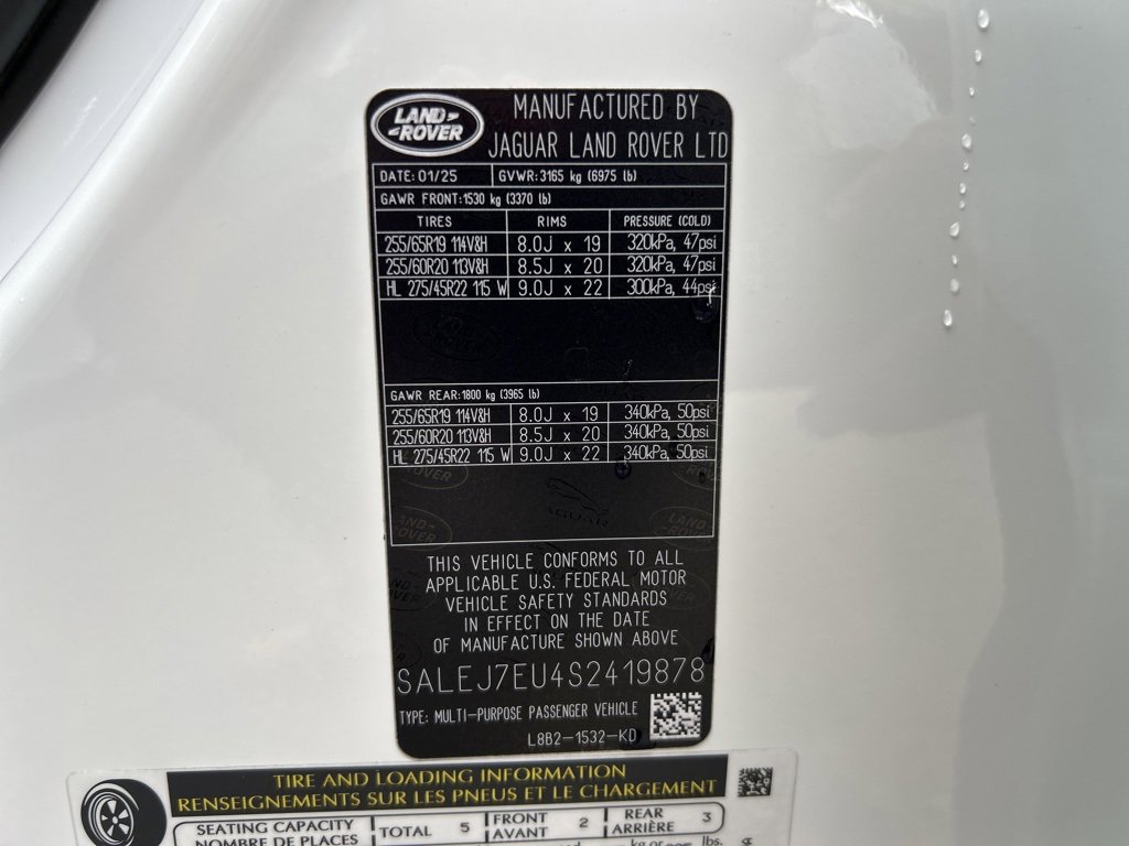 New 2025 Land Rover Defender 110 S image 30