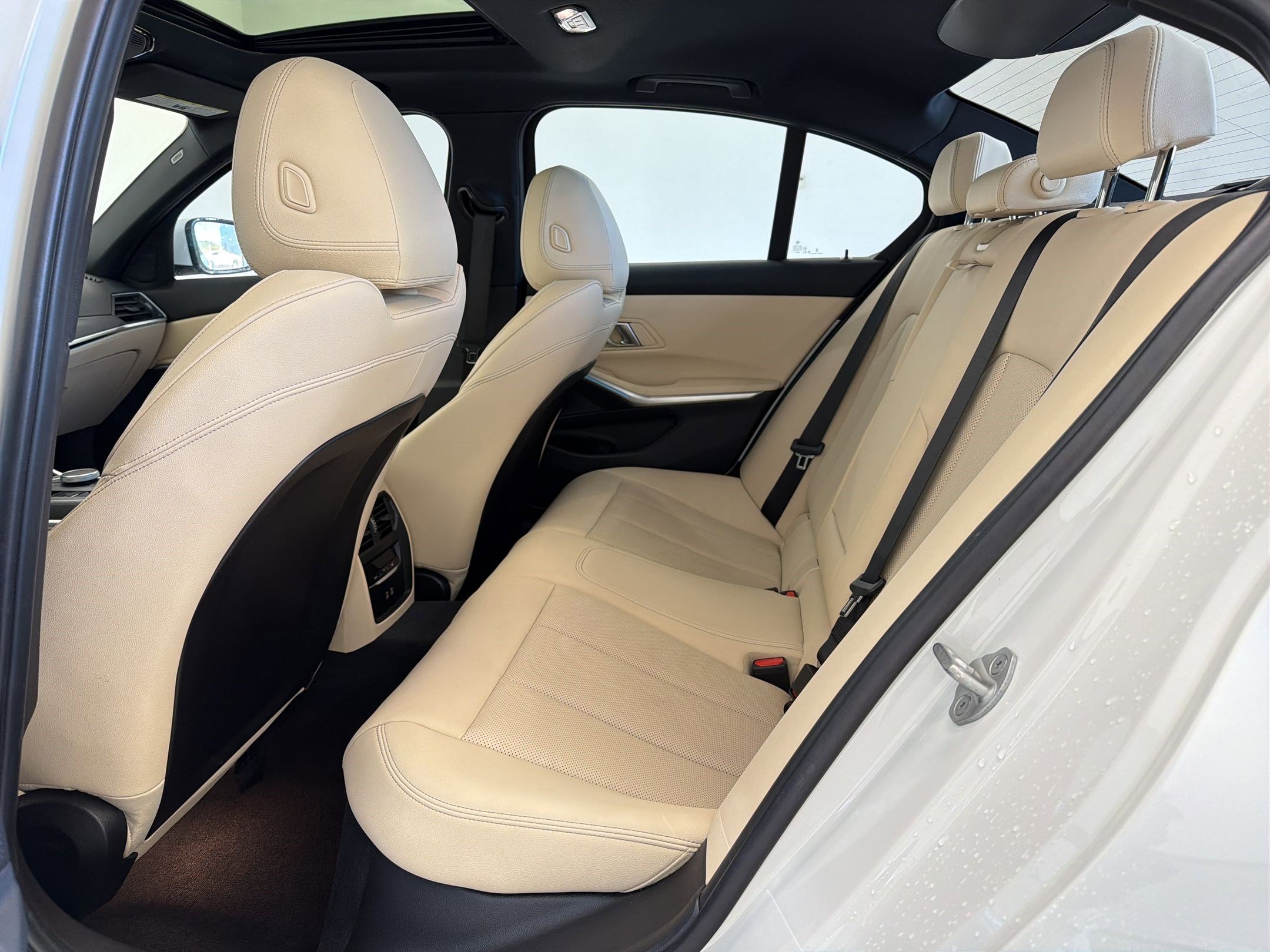 Used 2024 BMW 330e 330e w/ Premium Package image 13