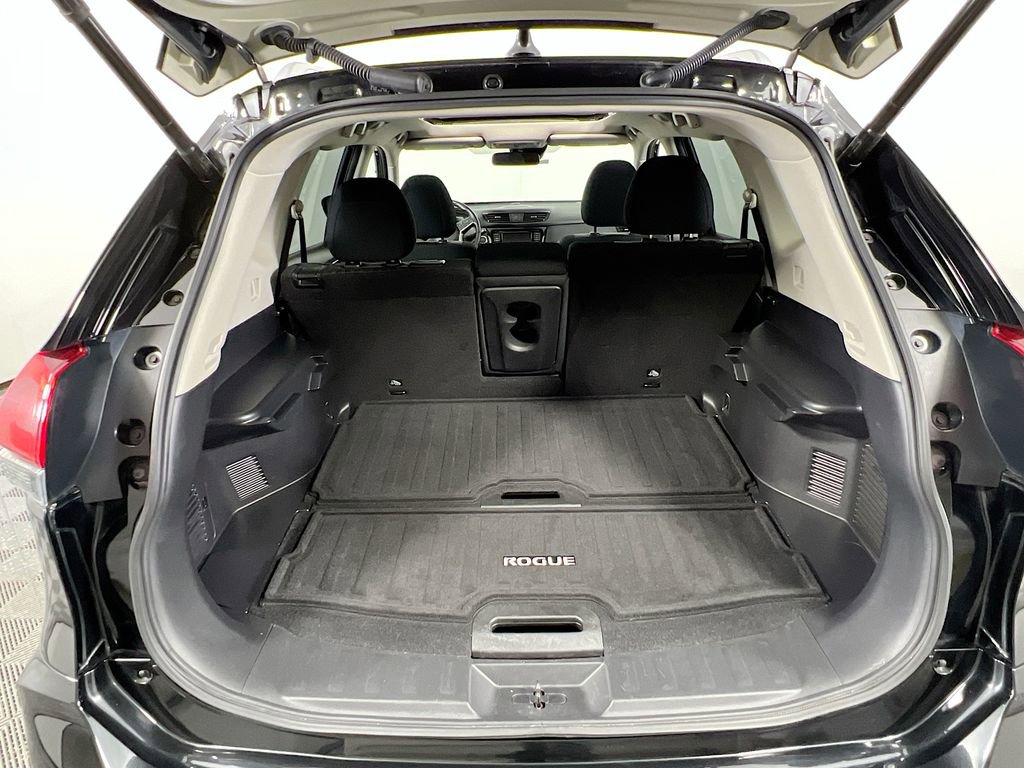 Used 2019 Nissan Rogue SV w/ Sun & Sound Touring Package image 26