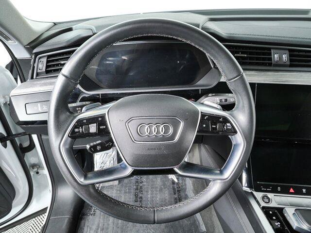 Used 2023 Audi e-tron Premium Plus w/ Premium Plus Package AWD/4WD image 10