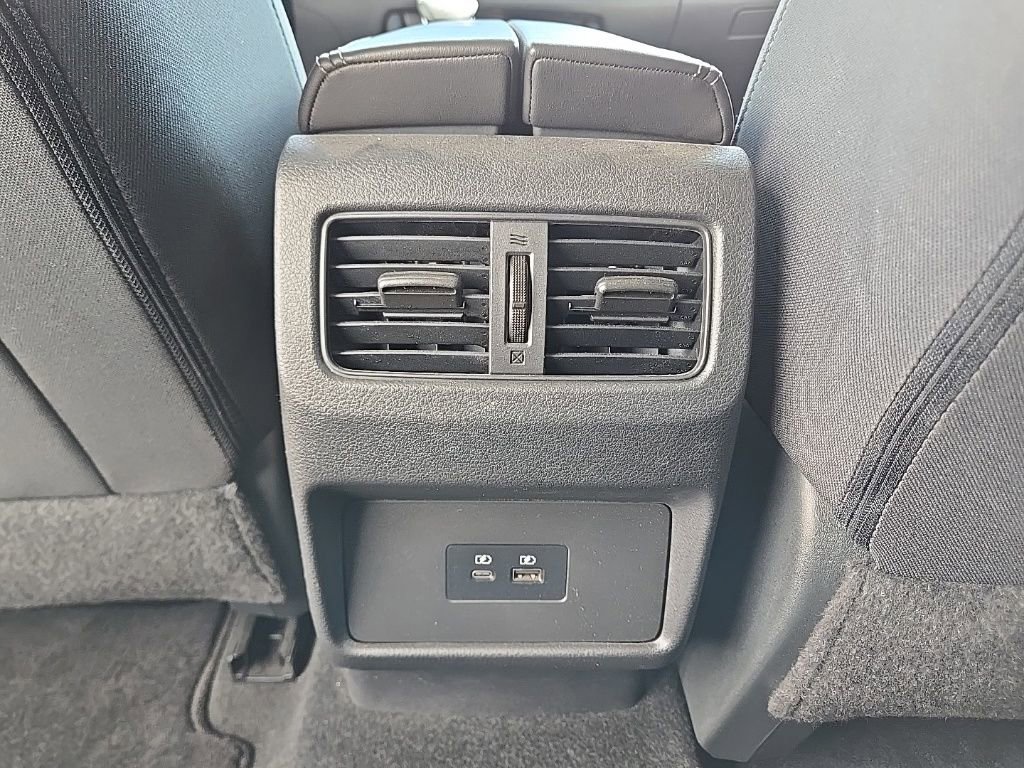 Used 2022 Nissan Rogue SV AWD/4WD image 37