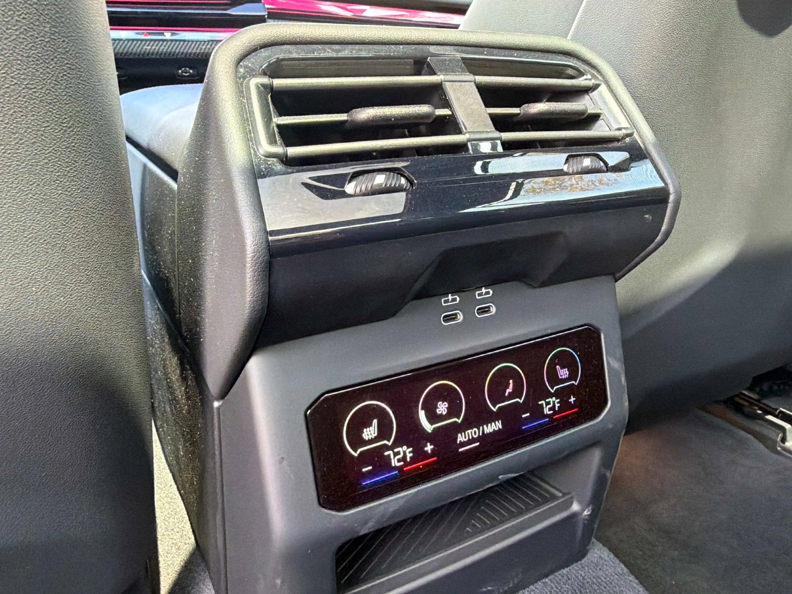 Used 2025 BMW M5 image 34