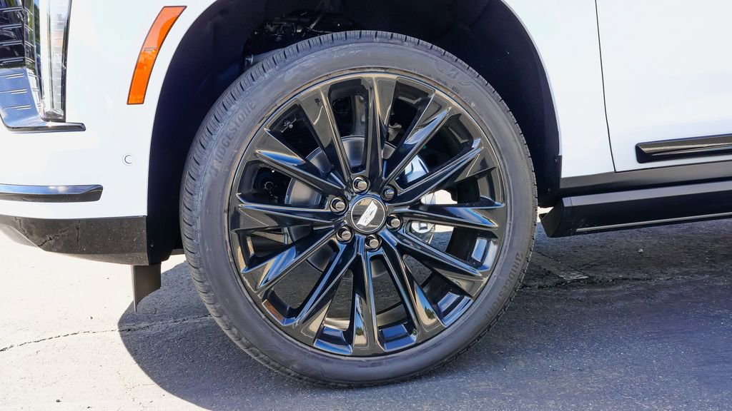 New 2026 Cadillac Escalade ESV Platinum Sport w/ LPO, ONYX Package image 7