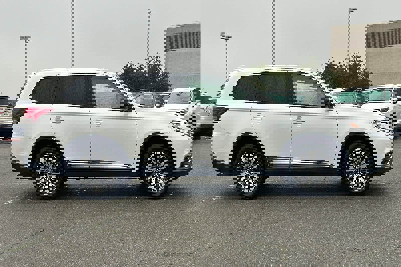 Used 2019 Mitsubishi Outlander ES image 6