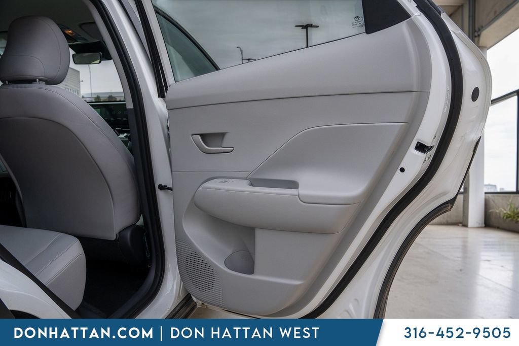 Used 2025 Hyundai Kona SEL AWD/4WD image 16