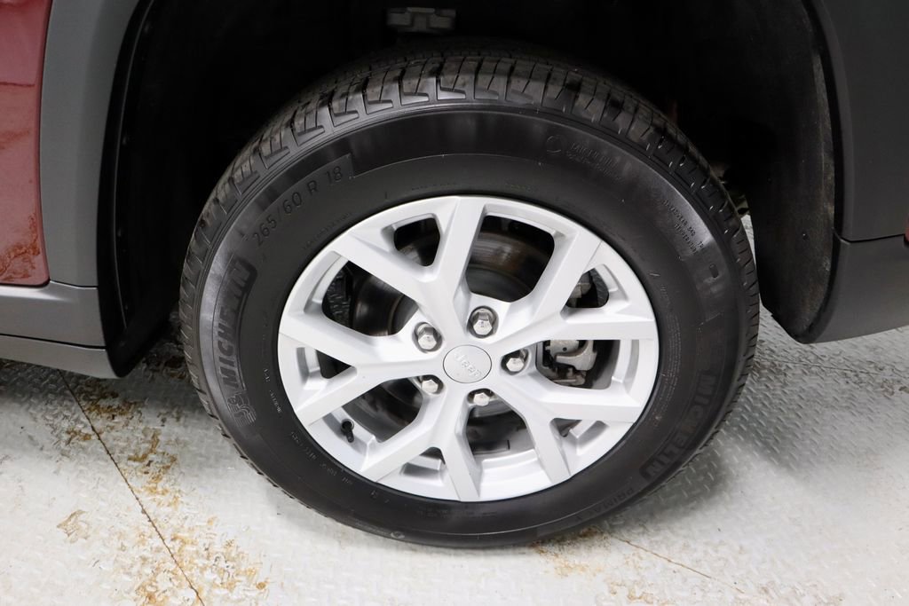 Used 2024 Jeep Grand Cherokee Limited w/ Luxury Tech Group II image 19