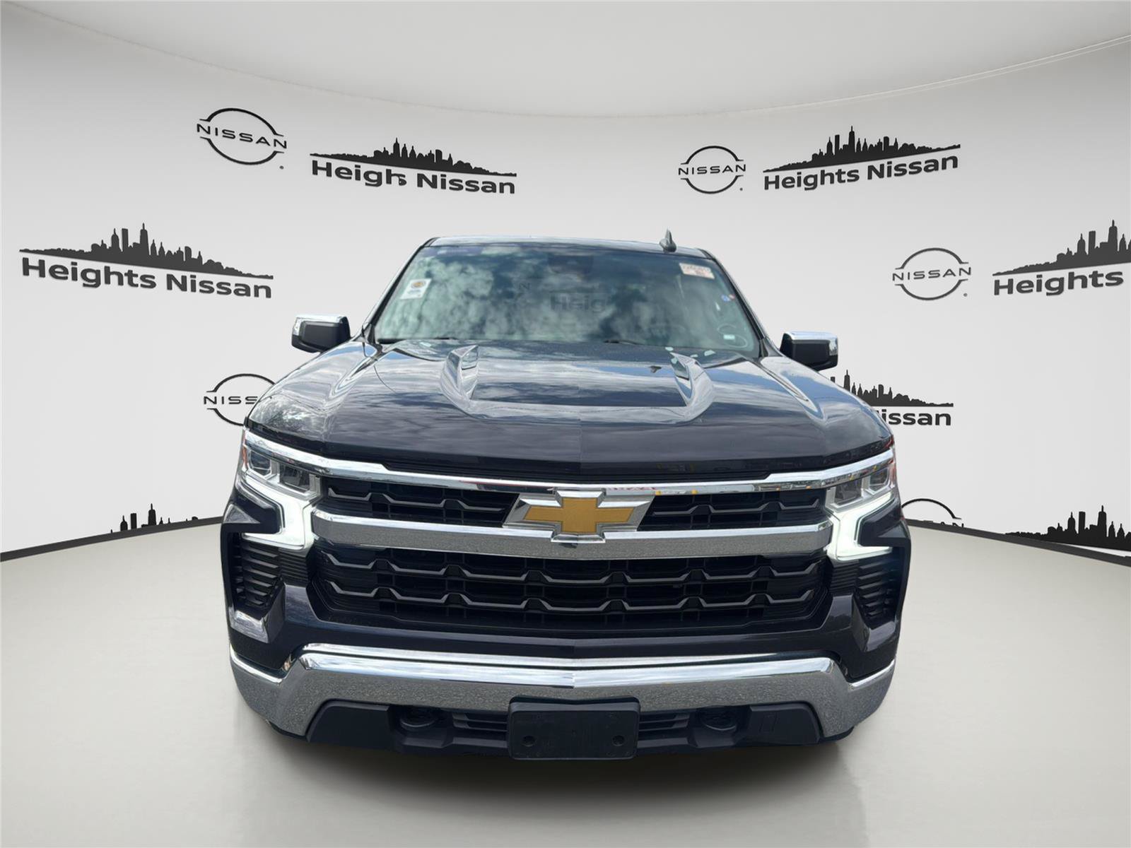 Used 2023 Chevrolet Silverado 1500 LT AWD/4WD image 10