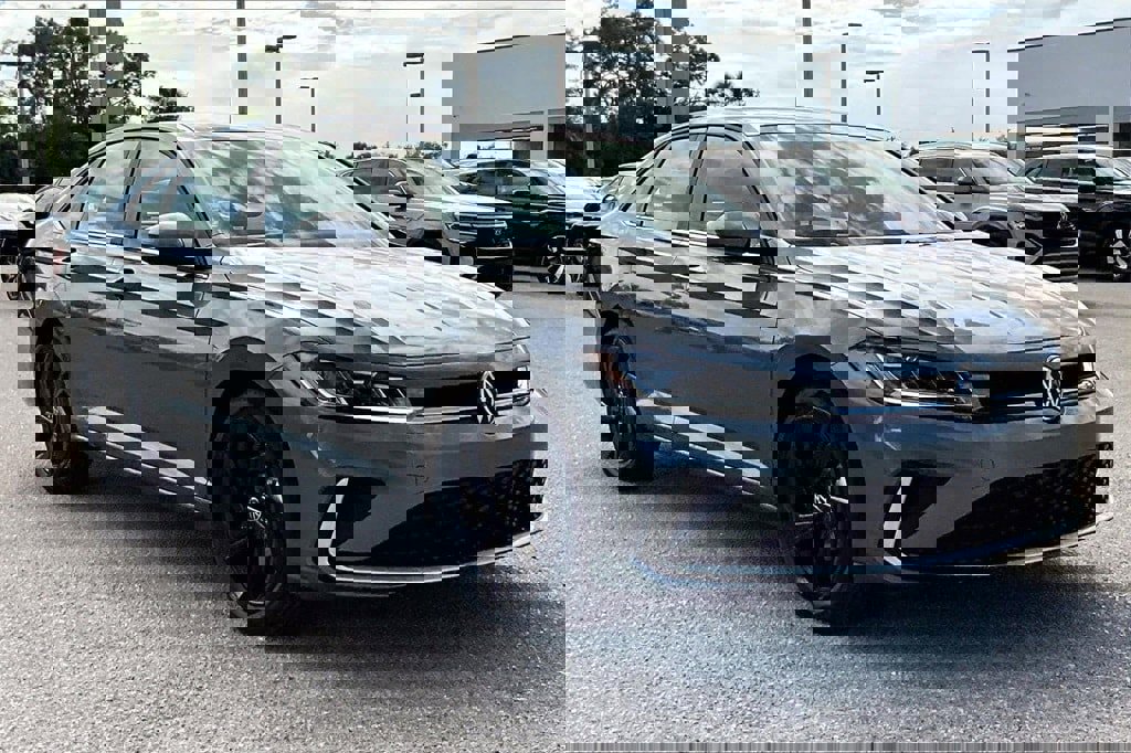 New 2026 Volkswagen Jetta SE image 2