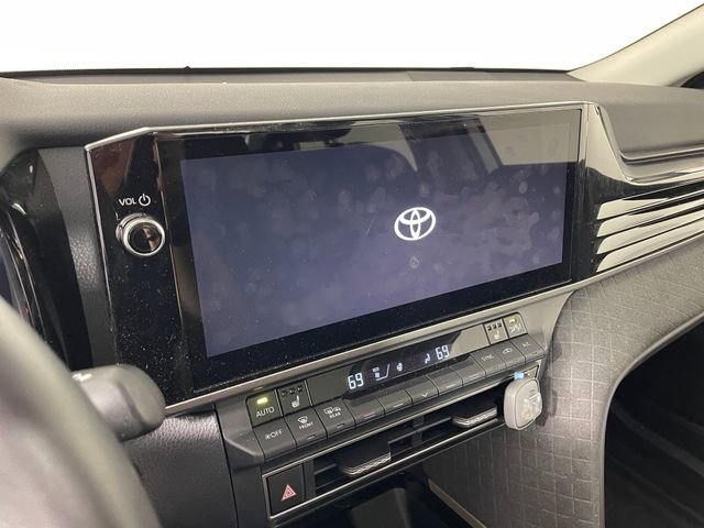Used 2025 Toyota Camry XLE AWD/4WD image 7