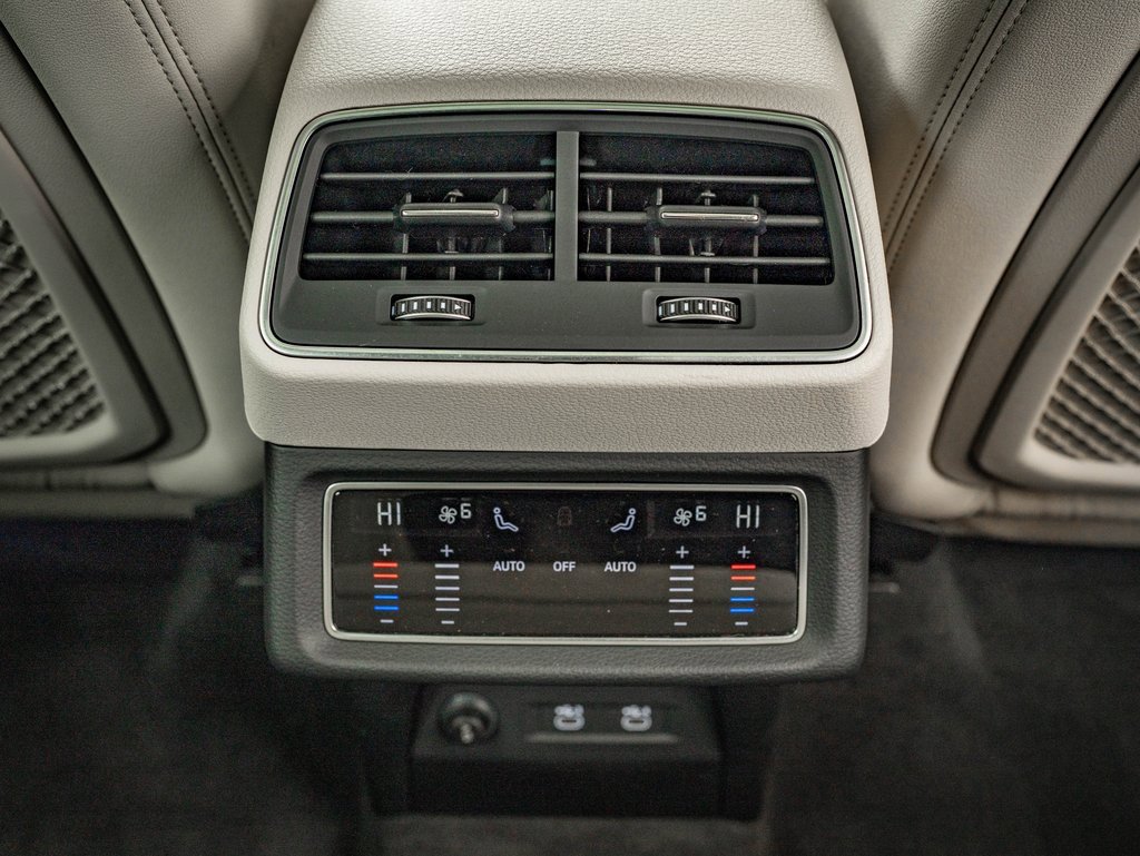Used 2021 Audi e-tron Premium w/ Convenience Plus Package image 39